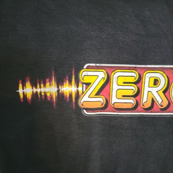 Thrashed Zero Skateboards T-Shirt Distressed 90's Size Small (has holes on back) - Picture 3 of 11
